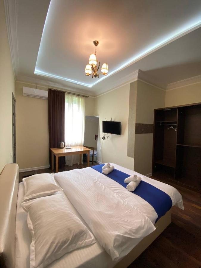 Guest House Kobuleti On Aghmashenebeli ภายนอก รูปภาพ