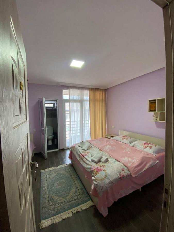 Guest House Kobuleti On Aghmashenebeli ภายนอก รูปภาพ