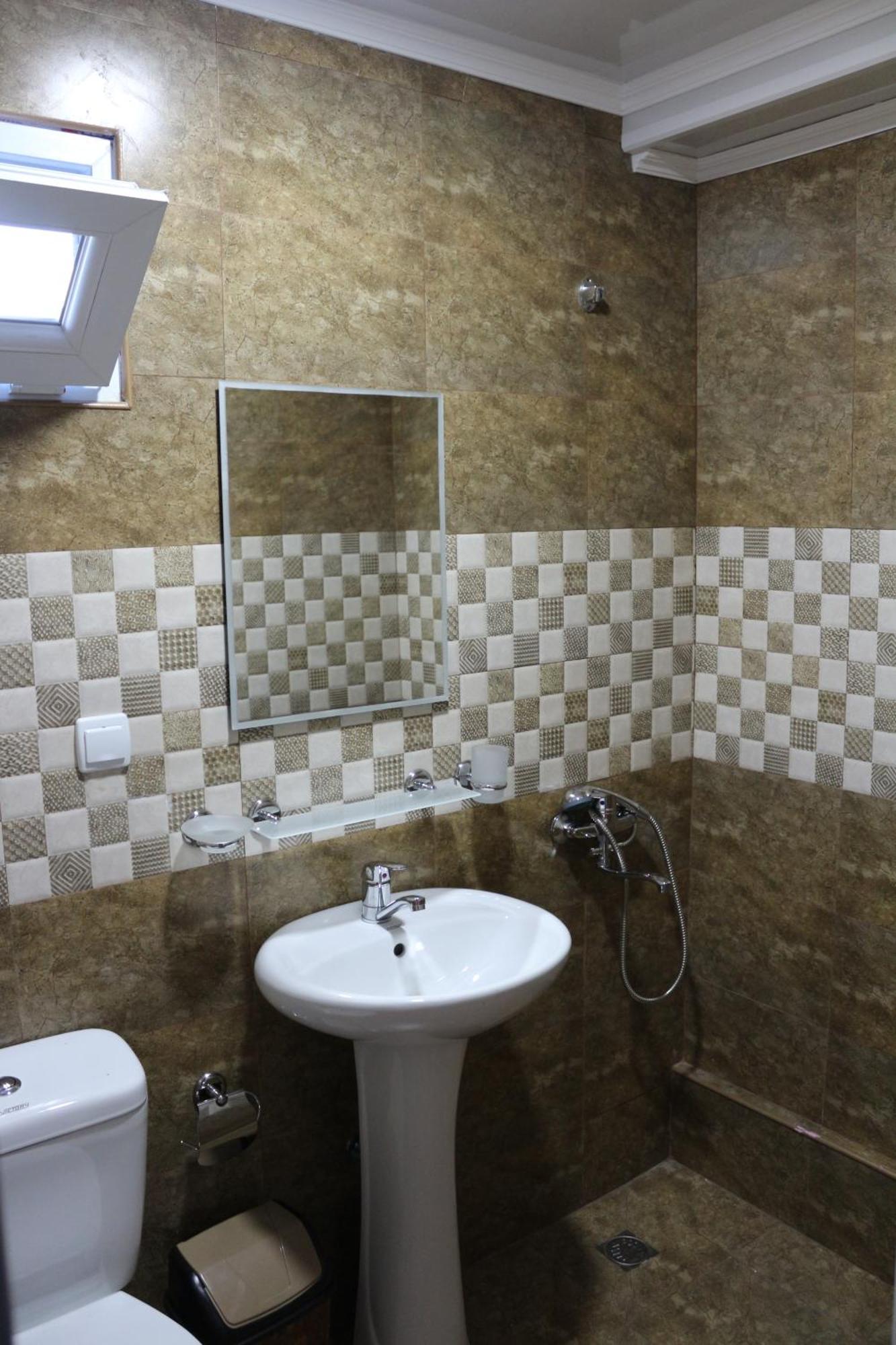 Guest House Kobuleti On Aghmashenebeli ภายนอก รูปภาพ