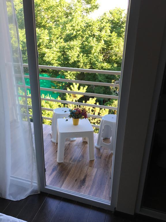 Guest House Kobuleti On Aghmashenebeli ภายนอก รูปภาพ