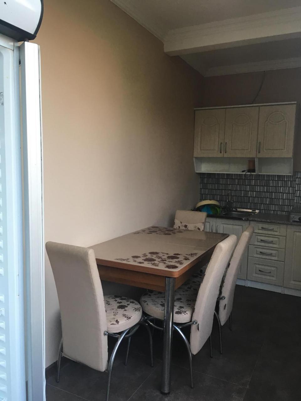 Guest House Kobuleti On Aghmashenebeli ภายนอก รูปภาพ