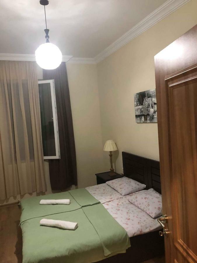 Guest House Kobuleti On Aghmashenebeli ภายนอก รูปภาพ