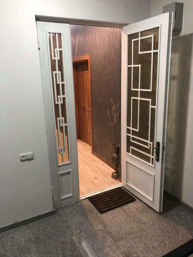 Guest House Kobuleti On Aghmashenebeli ภายนอก รูปภาพ