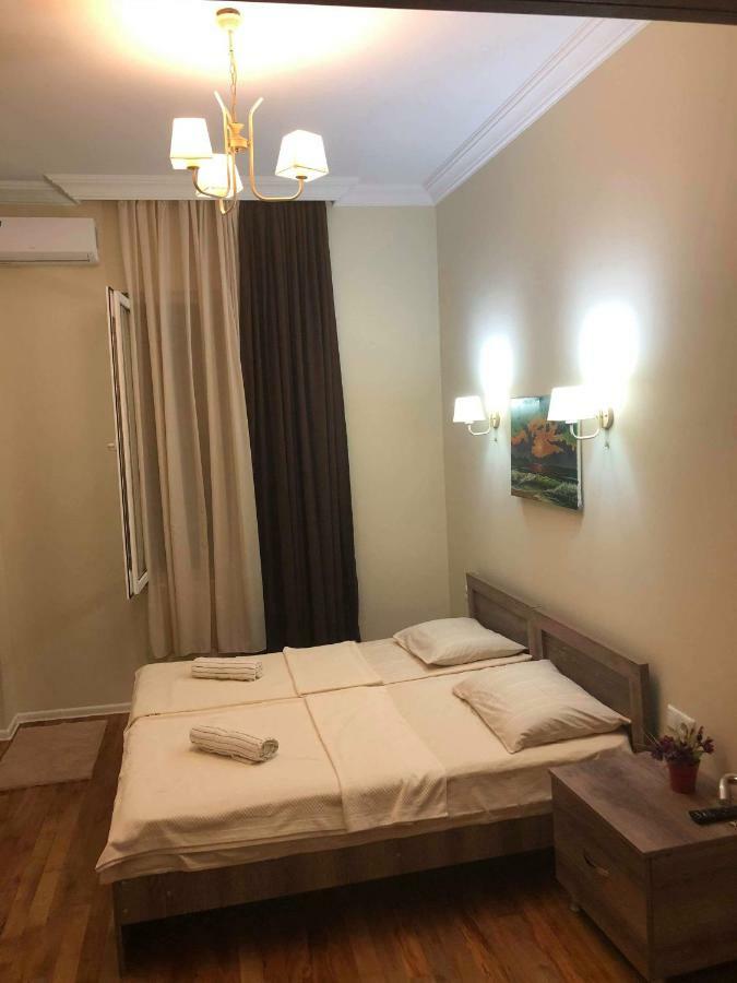 Guest House Kobuleti On Aghmashenebeli ภายนอก รูปภาพ