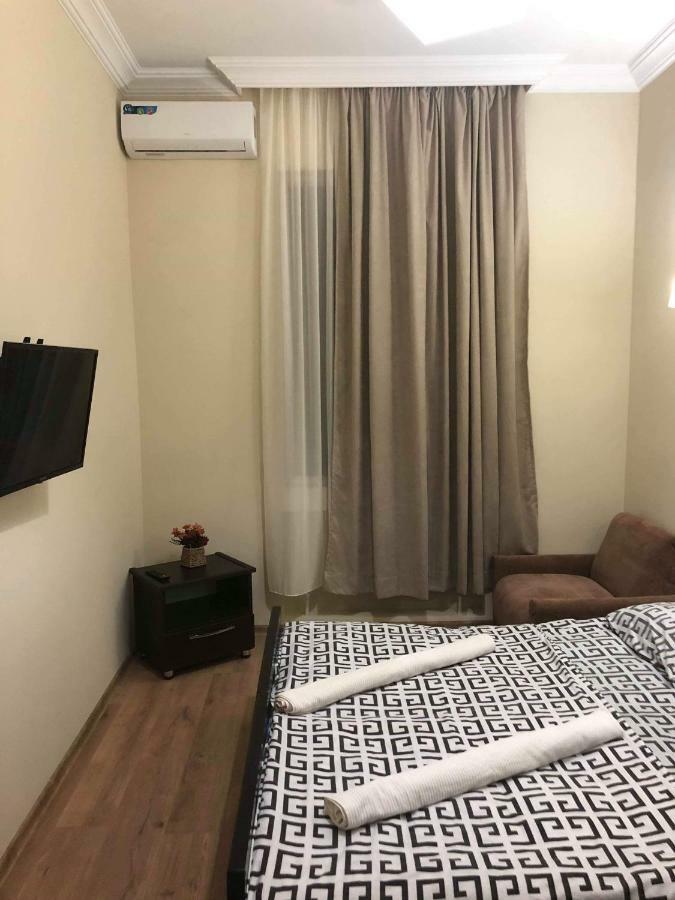 Guest House Kobuleti On Aghmashenebeli ภายนอก รูปภาพ
