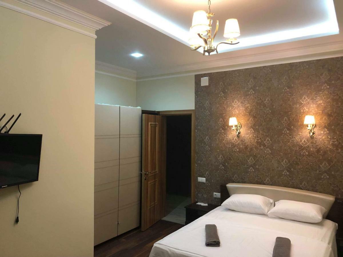 Guest House Kobuleti On Aghmashenebeli ภายนอก รูปภาพ